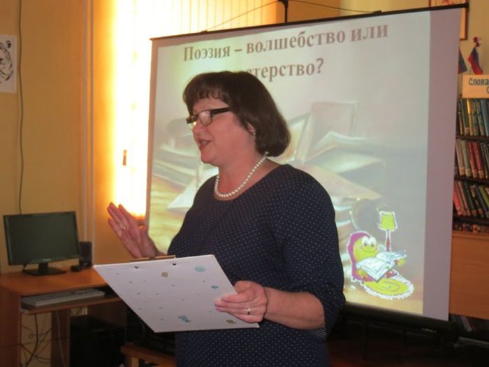 Руководитель творческой мастерской стихосложения - педагог Светлана Николаевна Сергун